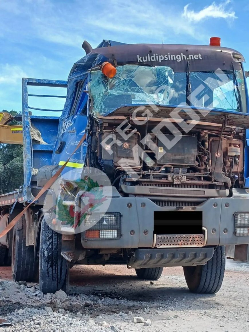 Vrachtwagen kantelt op weg naar Nieuw Koffiekamp – chauffeur gewond geraakt