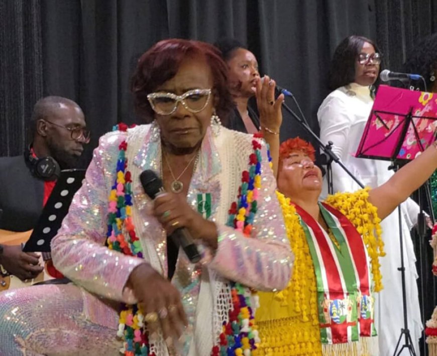 Anne-Marie Hunsel diep geraakt door succes Mi Dren Tour