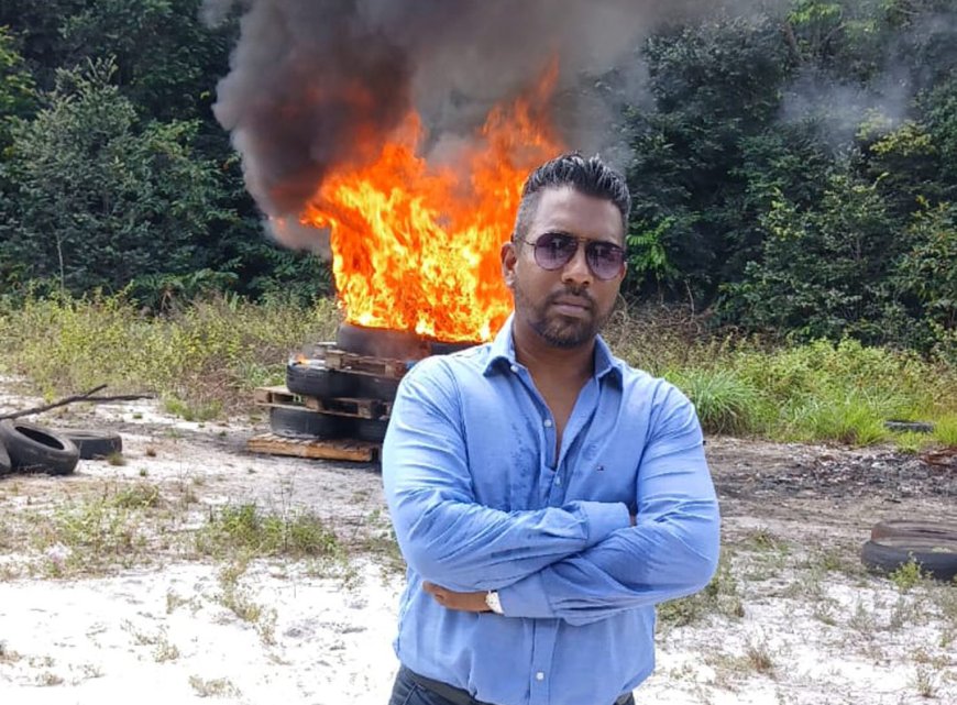 Monorath woont verbranding van in beslag genomen drugs bij