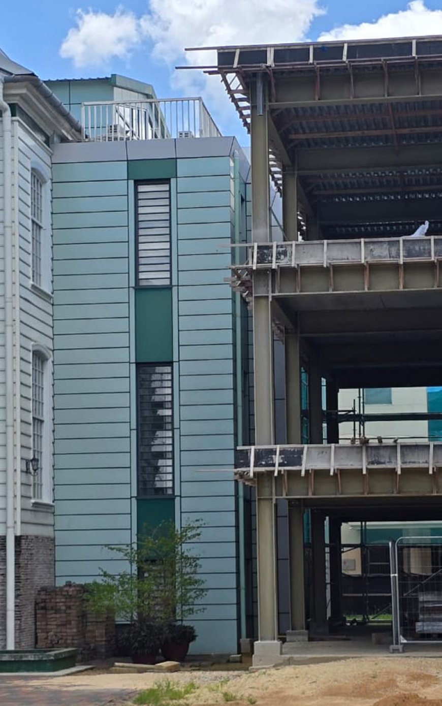 UNESCO dreigt Paramaribo van Werelderfgoedlijst te schrappen om nieuw DNA-gebouw