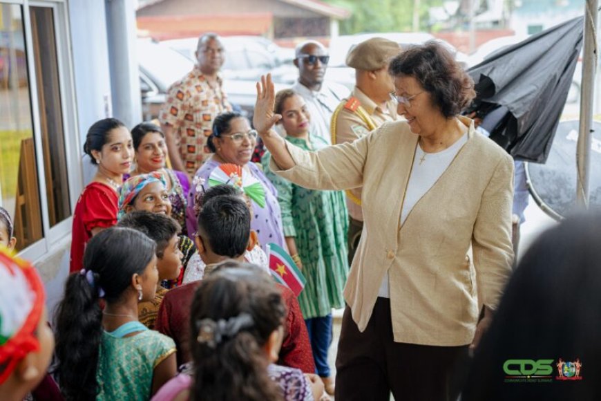 Piarelallschool ontvangt meubilair en presidentieel bezoek