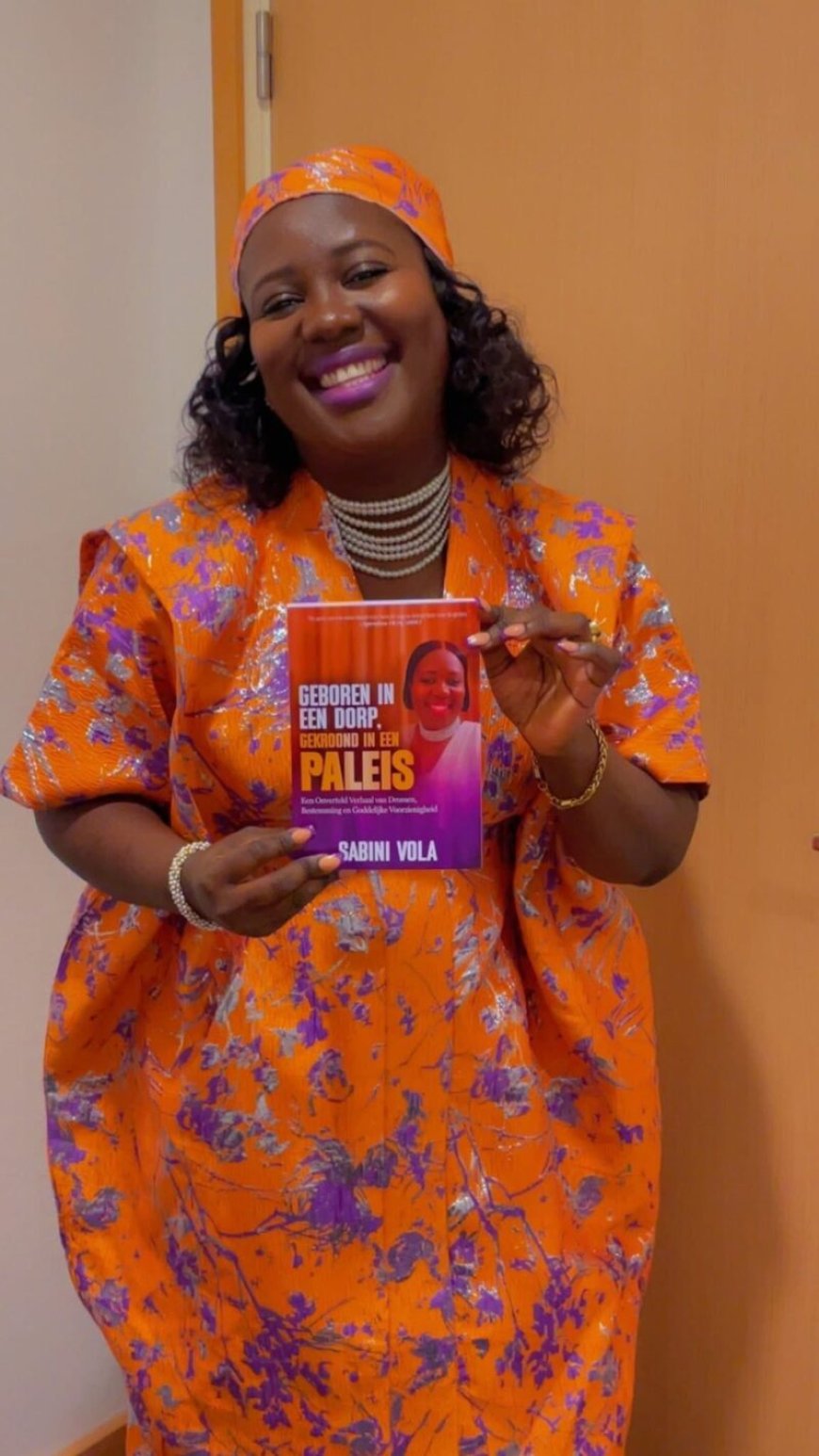 Sabini Vola: van kleuterdocent en chef-kok tot schrijfster