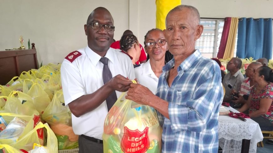 Leger des Heils verstrekt 600 pakketten aan hulpbehoeftigen