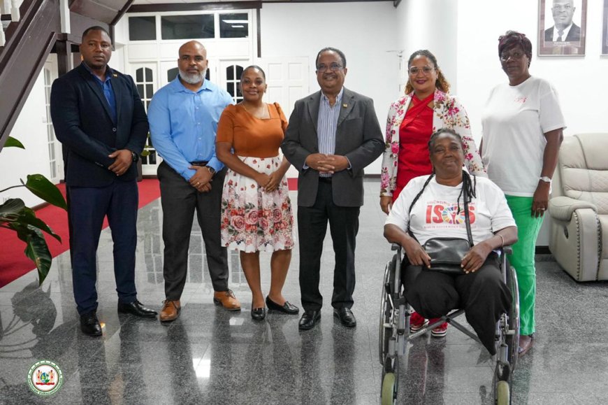 Vicepresident voert overleg met ISOS