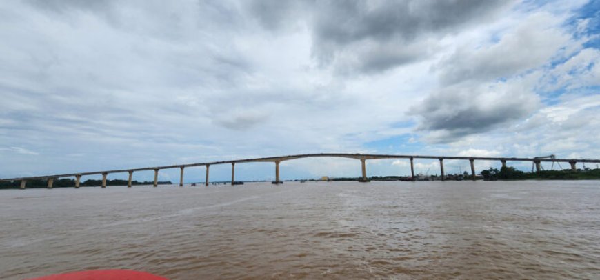 100.000 liter olie leeggelopen in Surinamerivier