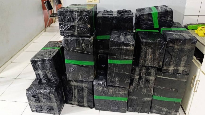 19 dozen illegaal vuurwerk onderschept bij riviercontrole in Regio West