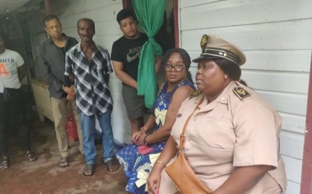 Dc Paramaribo-Zuid bezoekt nabestaanden na dood 8-jarige Jaden Bhola