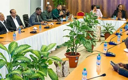 President Simons voert veiligheidsoverleg over ontwikkelingen in Venezuela