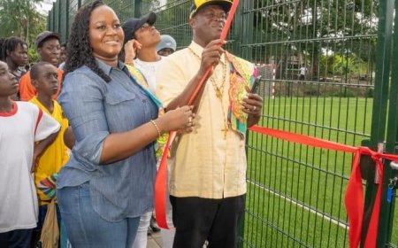 RO opent nieuw multifunctioneel kunstgrasveld in Ricanaumofo