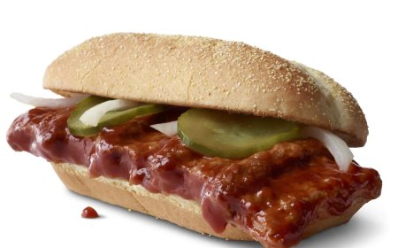 Opmerkelijk – Klanten in VS slepen McDonald’s voor de rechter omdat McRib geen ribben bevat