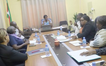 Minister RO voert overleg na bondsstaking, commissie-overleg ingesteld