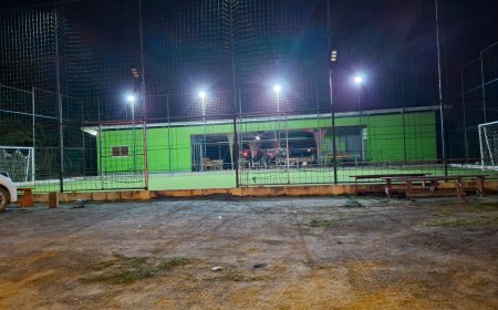 Man zakt ineen en overlijdt tijdens voetbalwedstrijd