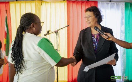 Leerkrachten en verpleegkundigen ontvangen grondpapieren