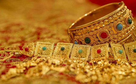 Juwelier achter slot en grendel voor verduistering sieraden