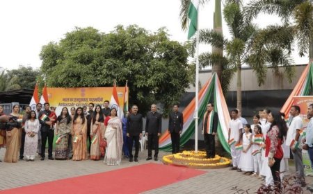 India viert 77e Dag van de Republiek in Paramaribo met ceremonie en culturele optredens