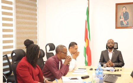 Minister Misiekaba voert wederom overleg met zorgbonden