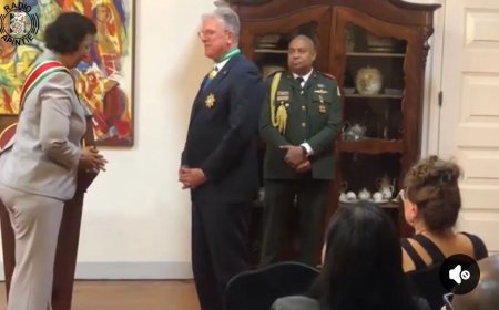 Amerikaanse ambassadeur onderscheiden voor versterking bilaterale relaties