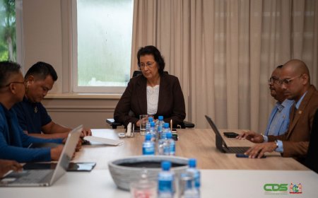 President ontvangt SATCA voor spoedoverleg over luchtverkeersleiding