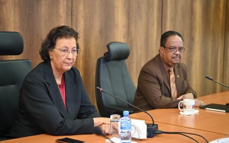 Regering en Ravaksur Plus in overleg over verbetering rechtspositie ambtenaren