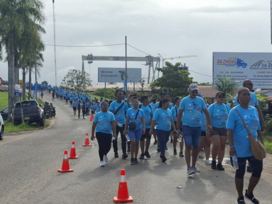 Wijdenboschbrug kleurt blauw tijdens 22ste Bigi Broki Waka