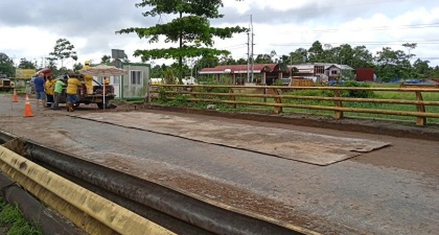 Noodreparatie aan Parakreekbrug aangebracht