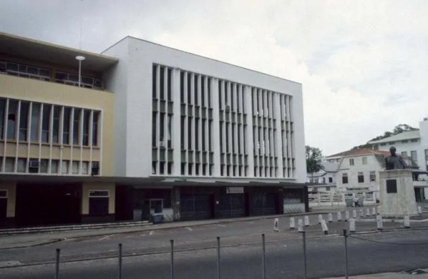 Surpost-personeel nog steeds zonder salaris: Verontwaardiging groeit