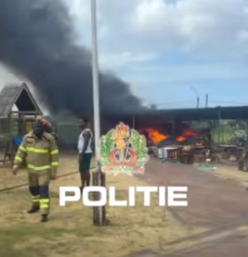 Magazijn bij kindertehuis Nos Kasita door brand verwoest