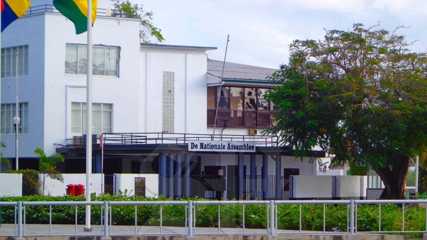 Assembleeleden scharen zich achter inhouding vergoeding bij niet vergaderen