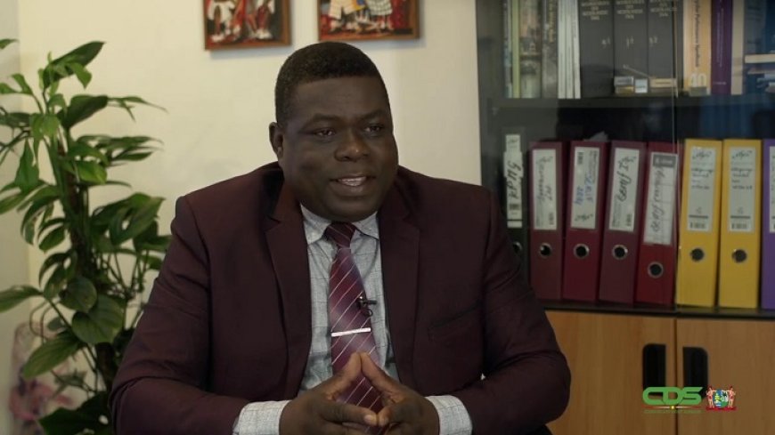 SCHOT VOOR DE BOEG WAT NIET BIJ ELKAAR HOORT…..