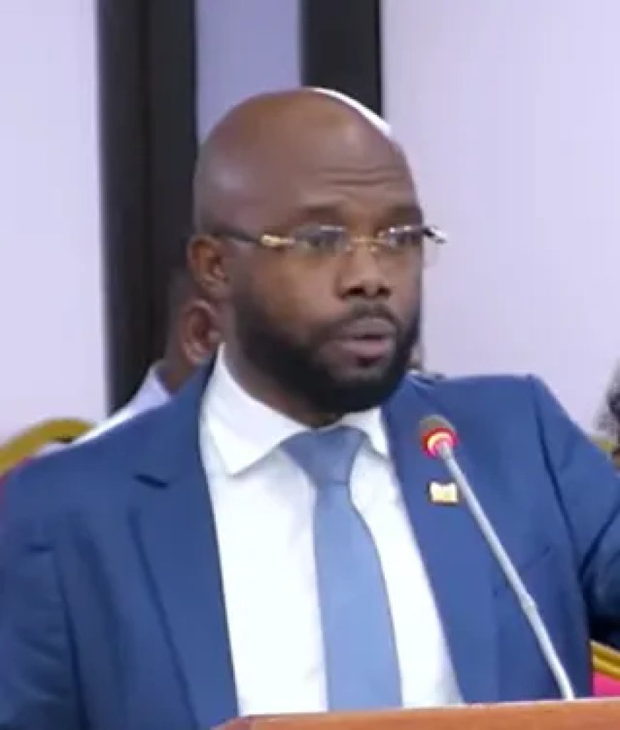 Arbeid-minister Misiekaba terughoudend over 12-urige werkdagenmultinationals