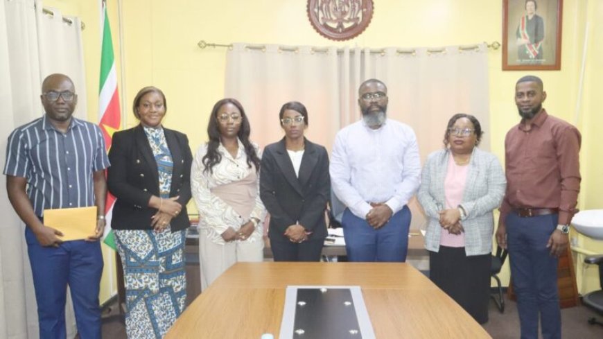 Minister Huur installeert nieuw bestuur IBAS