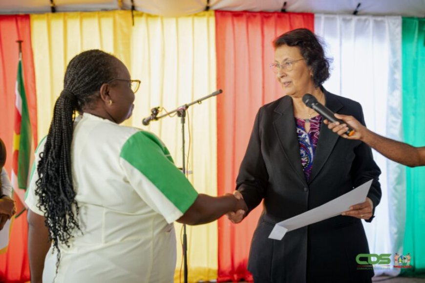 Leerkrachten en verpleegkundigen ontvangen grondpapieren
