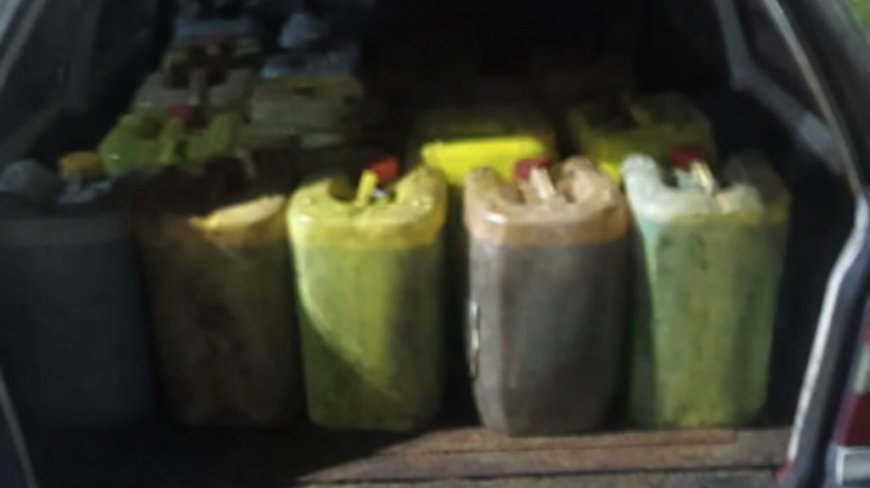 Autobestuurder aangehouden met 20 gallons smeerolie tijdens roadblock Welgedacht C