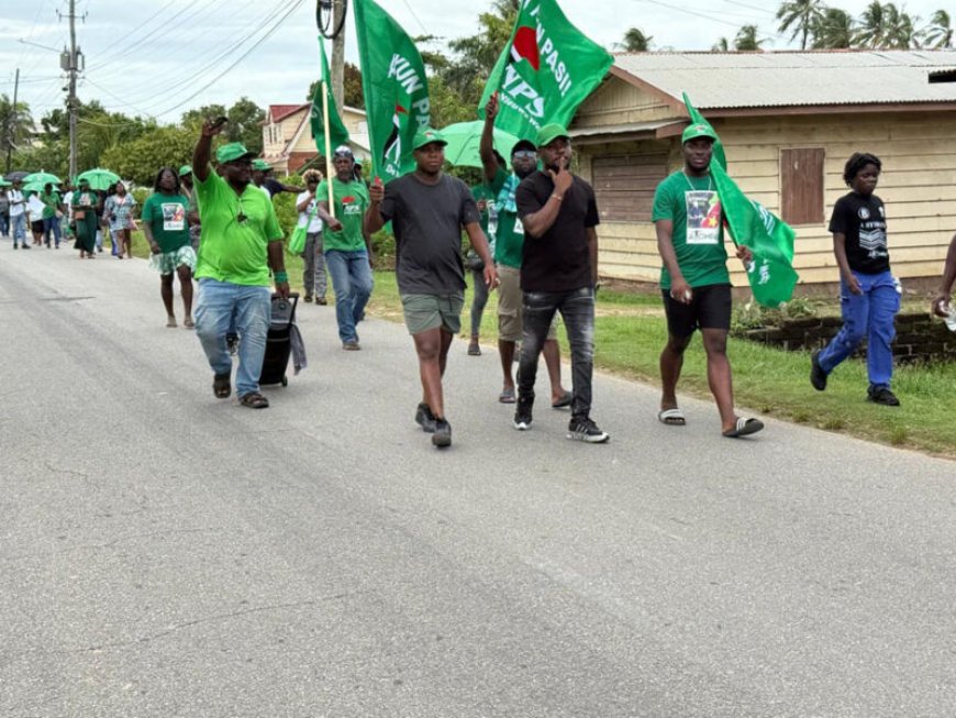 NPS-parlementariër Atompai: ‘Regering moet niet te veel zeuren maar nu prestatie leveren’
