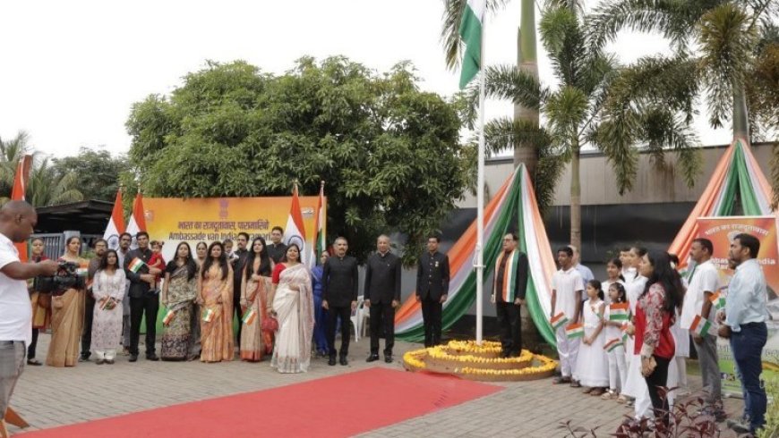 India viert 77e Dag van de Republiek in Paramaribo met ceremonie en culturele optredens