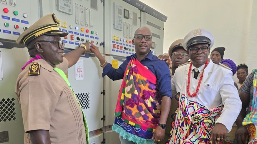 Zestien dorpen en Djoemoe krijgen eindelijk 24-uurs stroom