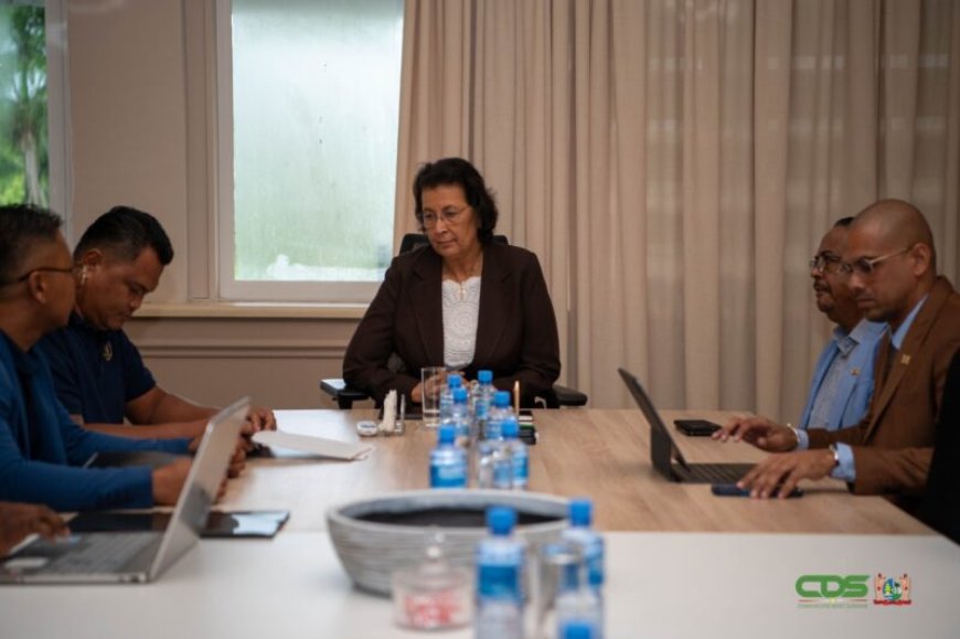 President Simons bespreekt crisissituatie met bond van luchtverkeersleiders