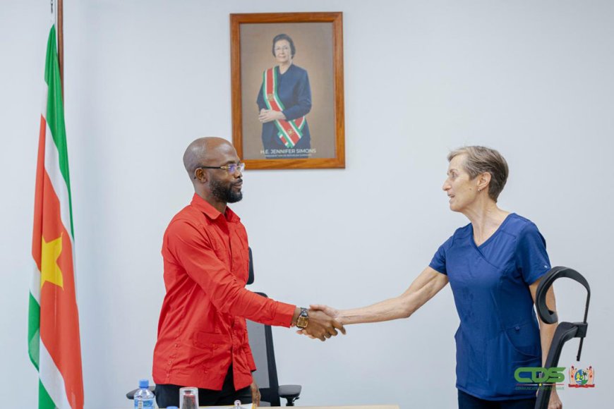 Minister Misiekaba installeert nieuwe commissie NGK