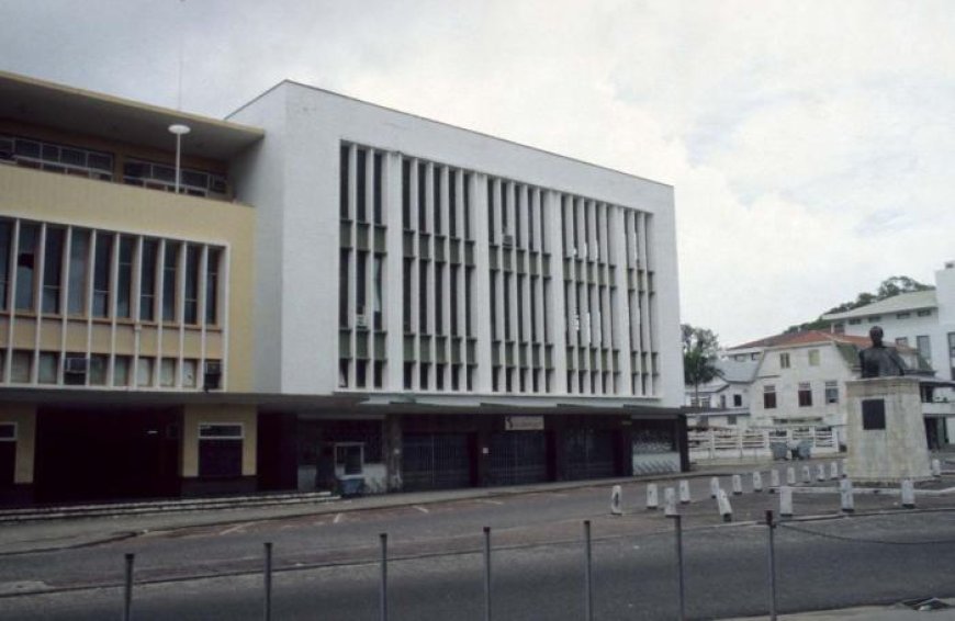 Medewerker Surpost: ‘Nu is het echt genoeg, mijn gezin lijdt hieronder”