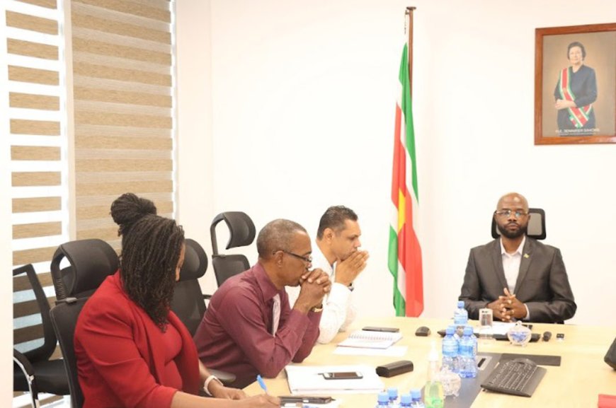 Minister Misiekaba voert wederom overleg met zorgbonden