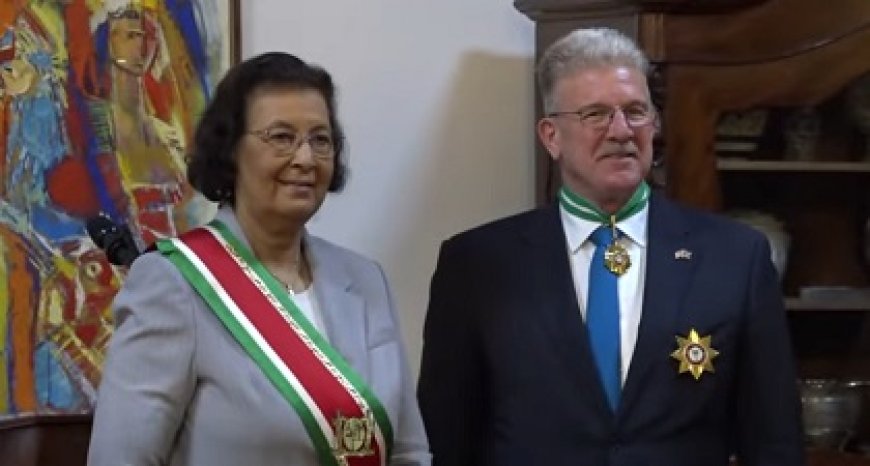 Vertrekkend VS-ambassadeur Faucher onderscheiden