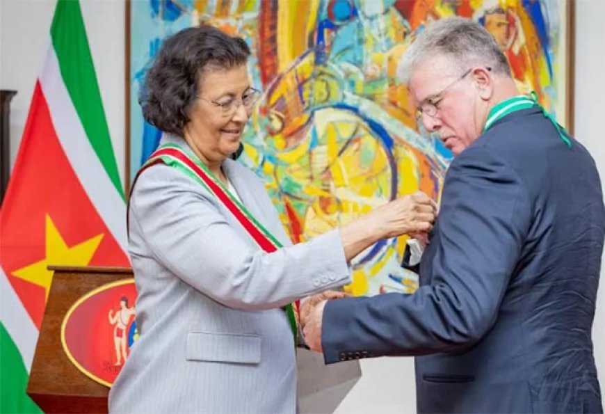 Vertrekkend VS-ambassadeur Faucher ontvangt hoogste onderscheiding