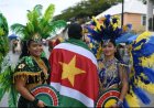 Suriname schittert weer tijdens Gran Marcha Carnaval op Curaçao