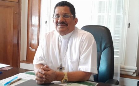 Karel Choennie tien jaar bisschop