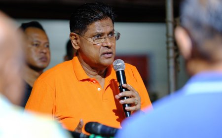 Ex-president Santokhi viert 67ste verjaardag