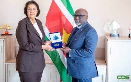 Simons ontvangt directeur CARICOM IMPACS in kader van regionaal veiligheidsbeleid