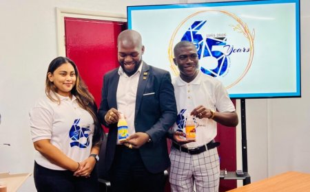 Zelfverheerlijking directeur Melkcentrale van zeer korte duur