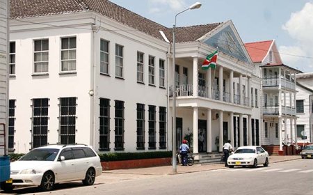 Regering vervangt RvC Centrale Bank