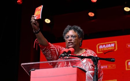 Mia Mottley wint parlementsverkiezingen Barbados en verovert alle 30 zetels