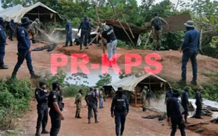 40 kampen ontmanteld in Royal Hill–Redi Bergi; spanningen bij aanvang